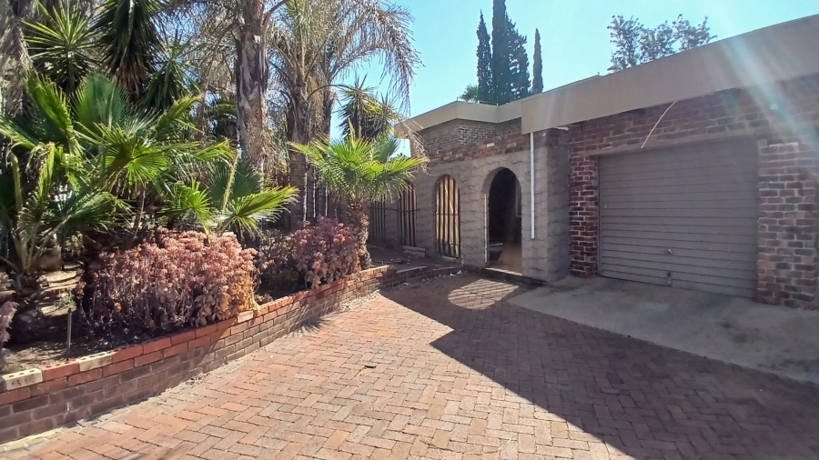 4 Bedroom Property for Sale in Fleurdal Free State